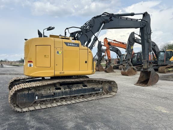 Image of John Deere 245G LC equipment image 2