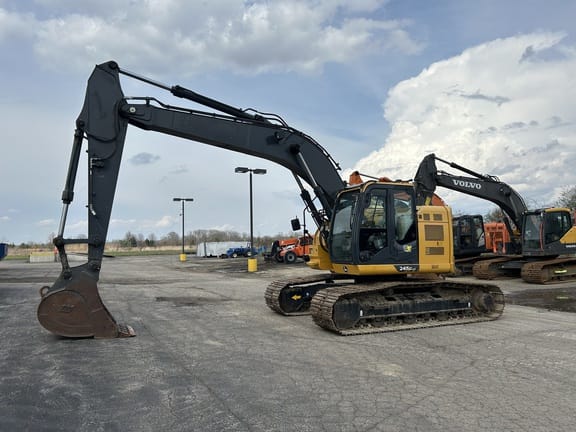 2023 John Deere 245G LC Equipment Image0