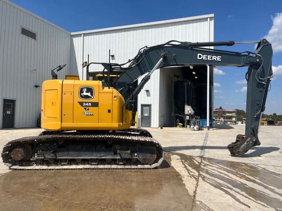 Image of John Deere 245P Primary image