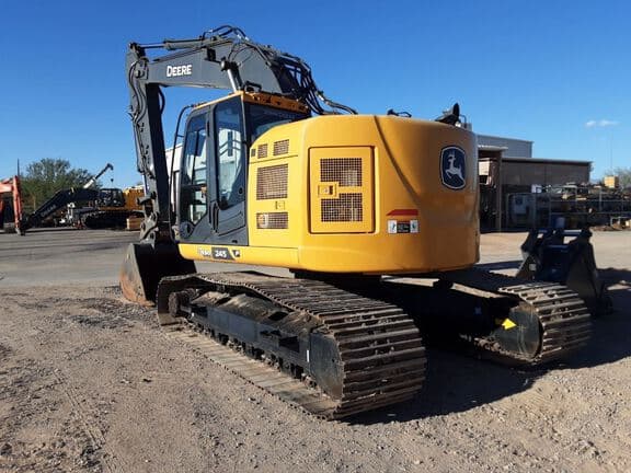 Image of John Deere 245P equipment image 3