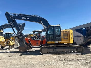 Main image John Deere 245P