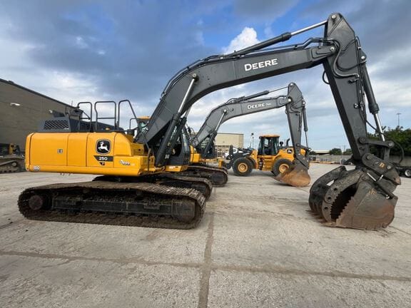 2023 John Deere 250P Equipment Image0