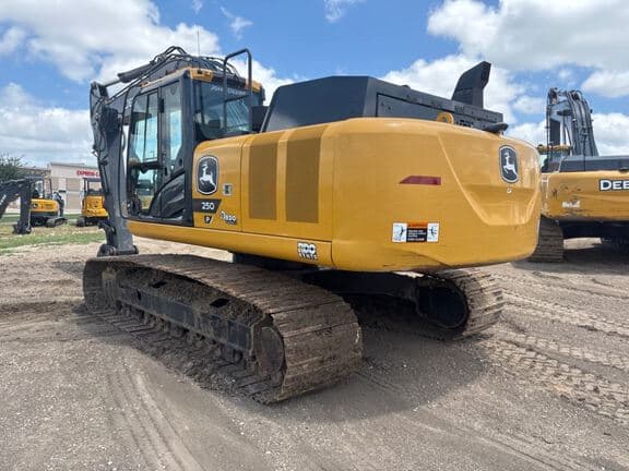 Image of John Deere 250P equipment image 2