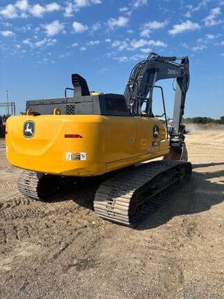 Image of John Deere 250P equipment image 1