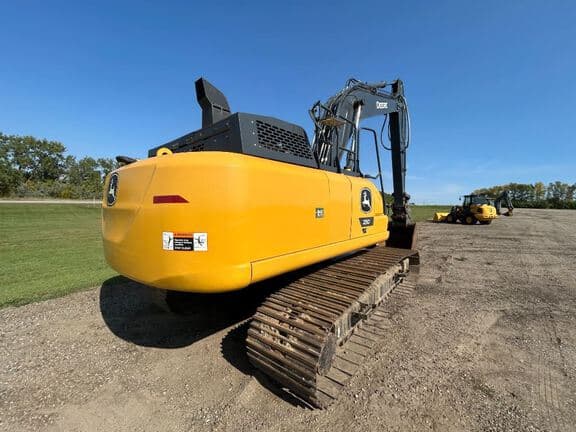 Image of John Deere 250P equipment image 1