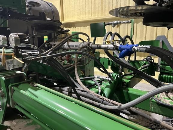 Image of John Deere 2510H equipment image 2
