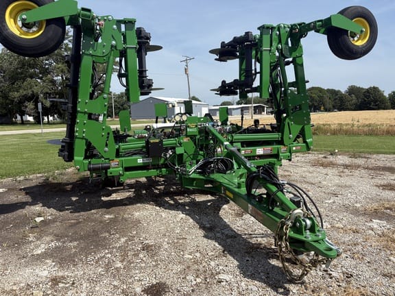 2023 John Deere 2510H Equipment Image0