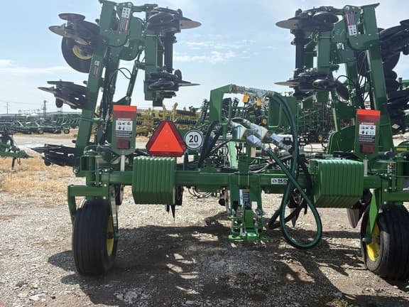 Image of John Deere 2510H equipment image 3