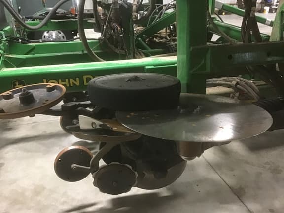 Image of John Deere 2510H equipment image 3