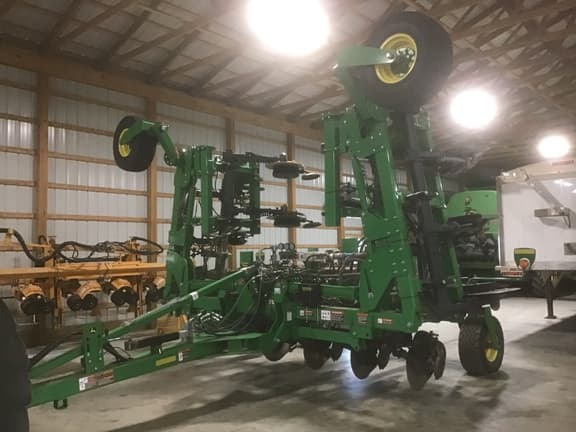 Image of John Deere 2510H equipment image 1