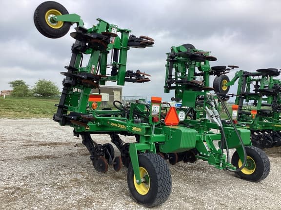 Image of John Deere 2510H equipment image 3