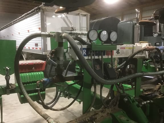 Image of John Deere 2510H equipment image 4