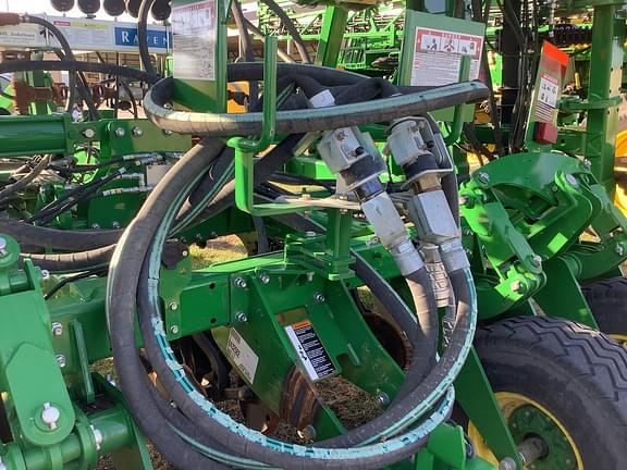 Image of John Deere 2510H equipment image 3