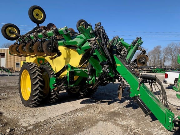 Main image John Deere 2530L