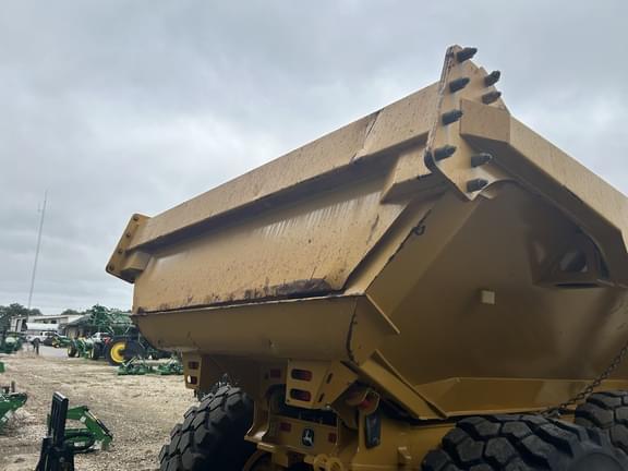 Image of John Deere 260P equipment image 3