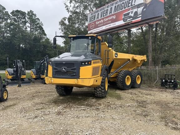 Image of John Deere 260P Primary image