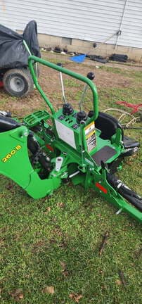 Image of John Deere 260B equipment image 3