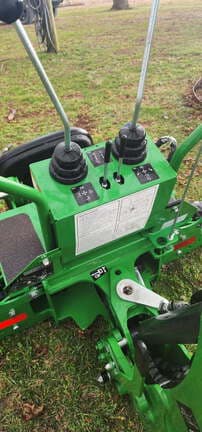 Image of John Deere 260B equipment image 4