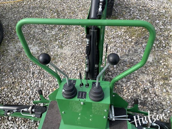 Image of John Deere 260B equipment image 4