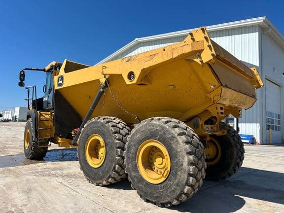 Image of John Deere 260P equipment image 4