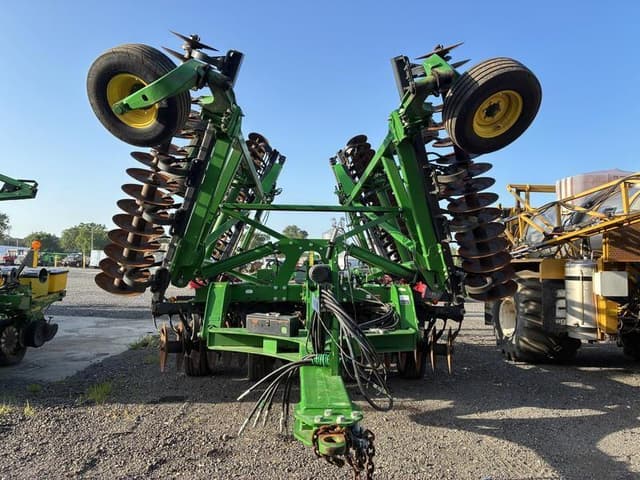 Image of John Deere 2623VT equipment image 1