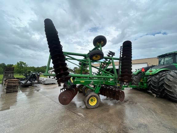 Image of John Deere 2633 equipment image 1