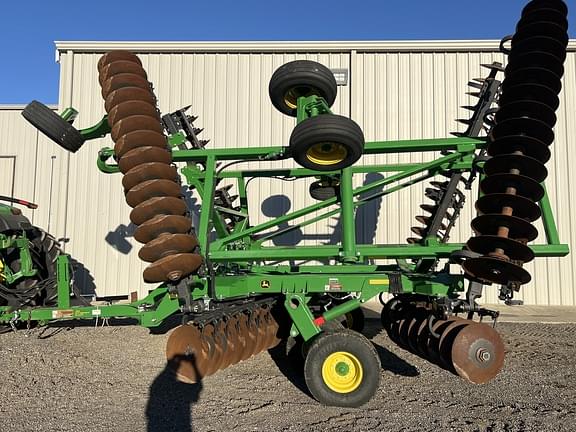 Image of John Deere 2633 equipment image 1