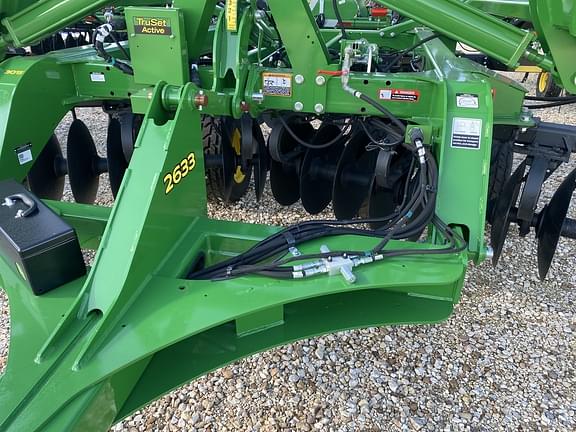 Image of John Deere 2633 equipment image 3