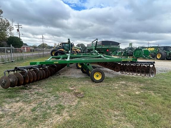 Image of John Deere 2633 equipment image 1