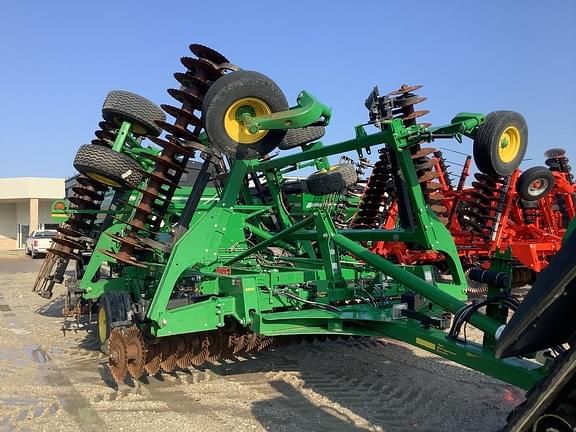 Image of John Deere 2660VT equipment image 1