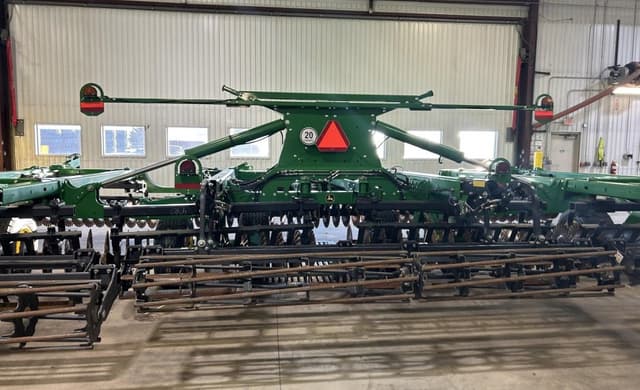 Image of John Deere 2660VT equipment image 4