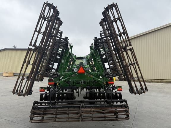 Image of John Deere 2660VT equipment image 3