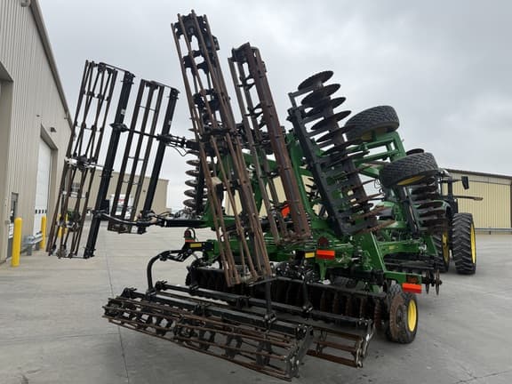 Image of John Deere 2660VT equipment image 2