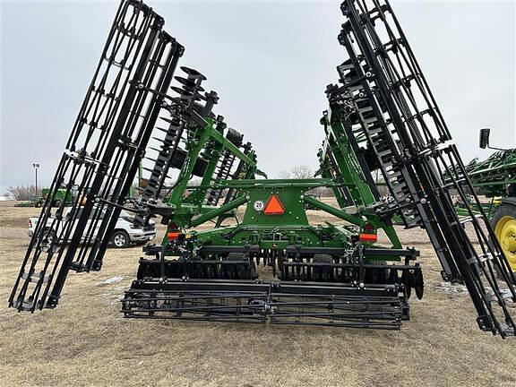 Image of John Deere 2660VT equipment image 3