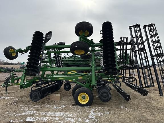 Image of John Deere 2660VT equipment image 1