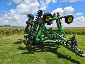 Image of John Deere 2660VT equipment image 3