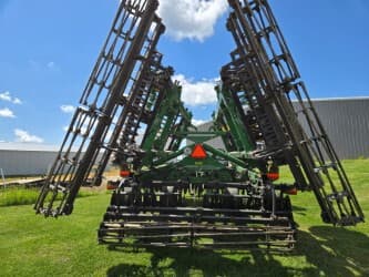 Image of John Deere 2660VT equipment image 3