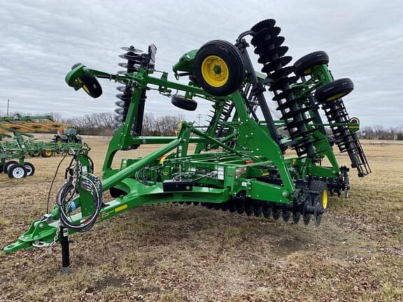 Image of John Deere 2660VT equipment image 2