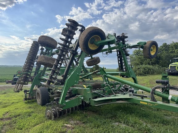 2023 John Deere 2660VT Equipment Image0