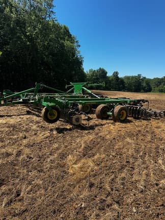 Image of John Deere 2660VT equipment image 1