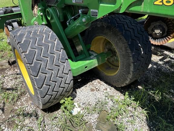 Image of John Deere 2660VT equipment image 1