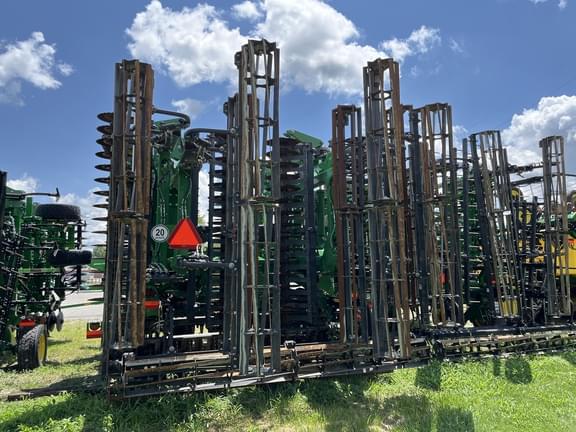 Image of John Deere 2660VT equipment image 3