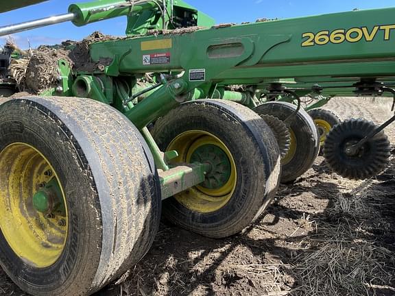 Image of John Deere 2660VT equipment image 1