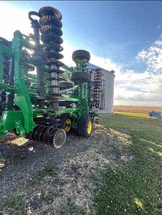 Image of John Deere 2660VT equipment image 1