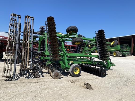 Image of John Deere 2660VT equipment image 4