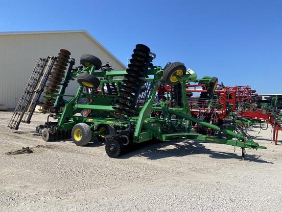 Image of John Deere 2660VT equipment image 2