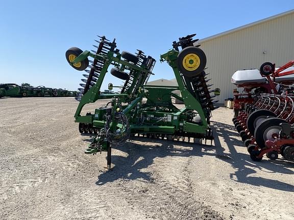 Image of John Deere 2660VT equipment image 3