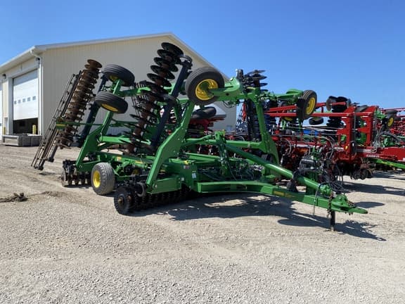 Image of John Deere 2660VT equipment image 4