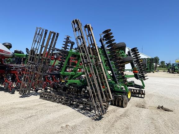 Image of John Deere 2660VT equipment image 2