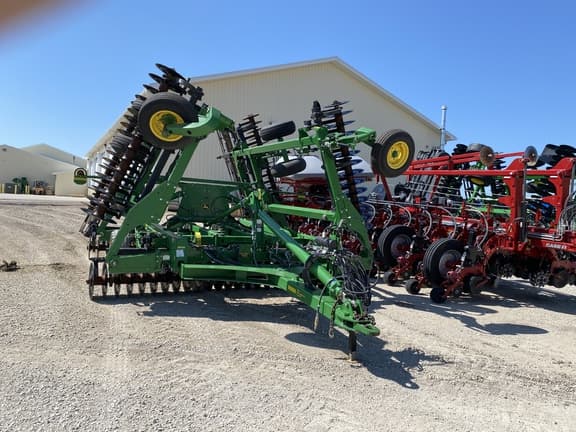 Image of John Deere 2660VT equipment image 2